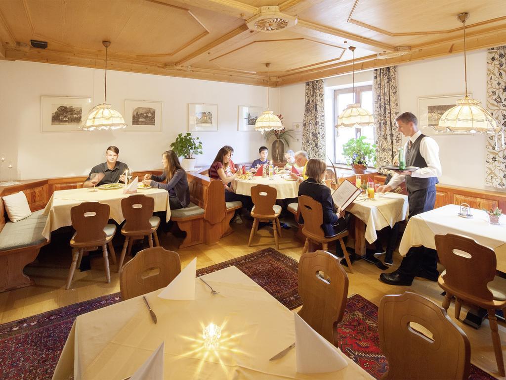 Gasthof Zur Traube Grein Bagian luar foto